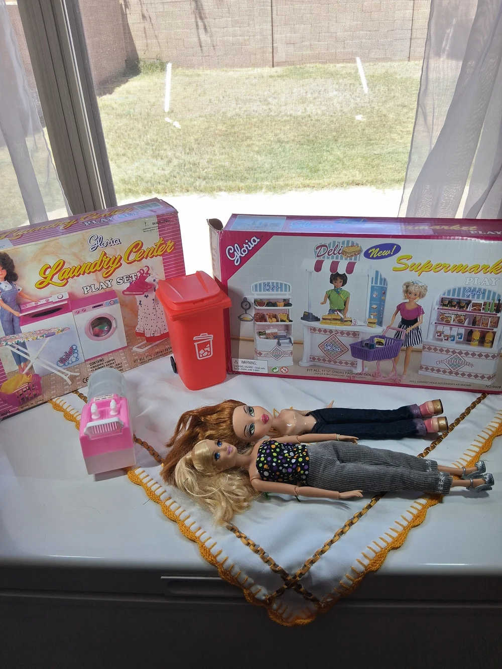 Kids Toys Fashion Doll Playset with Pink and Red Accessories